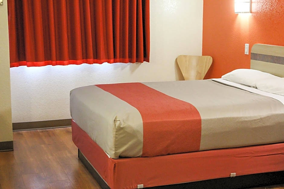 Motel 6-Fort Lupton, CO