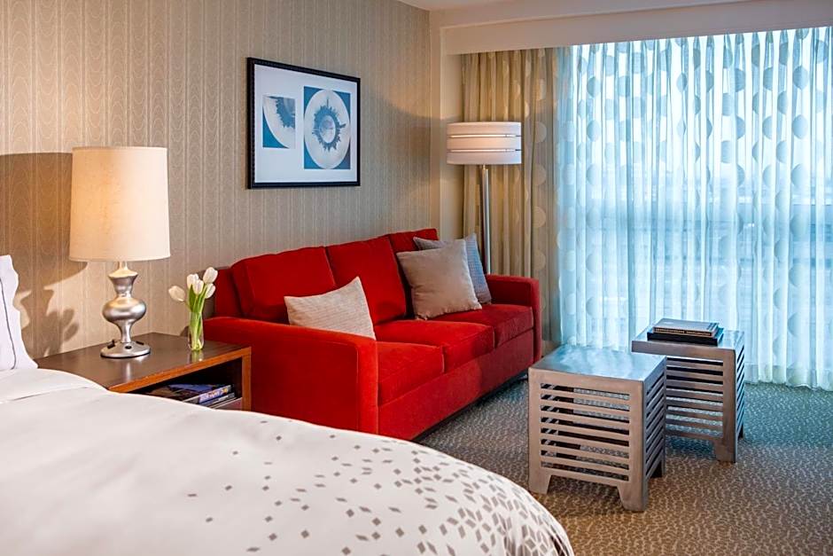 Renaissance by Marriott Newark Airport Hotel