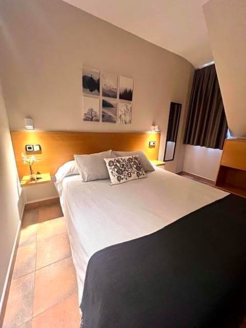 Aparthotel El Serch