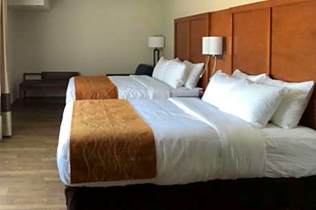 Queen Suite with Two Queen Beds - Non-Smoking