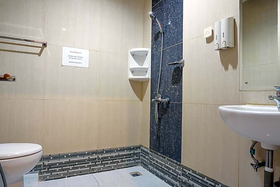 RedDoorz near Kemang Square