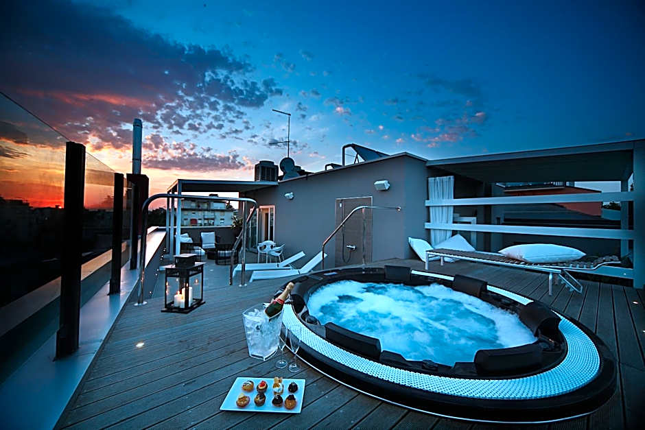 Q Hotel