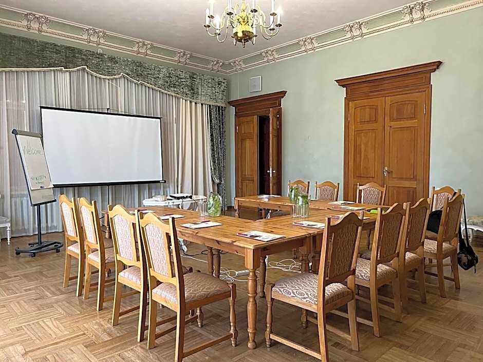 Jaunmoku Palace Complex Hotel