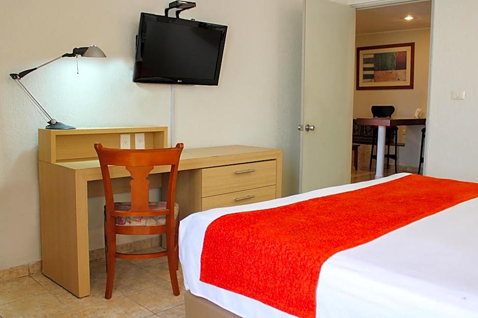 Hotel & Suites Real del Lago