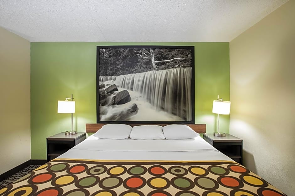 Super 8 by Wyndham Wichita East