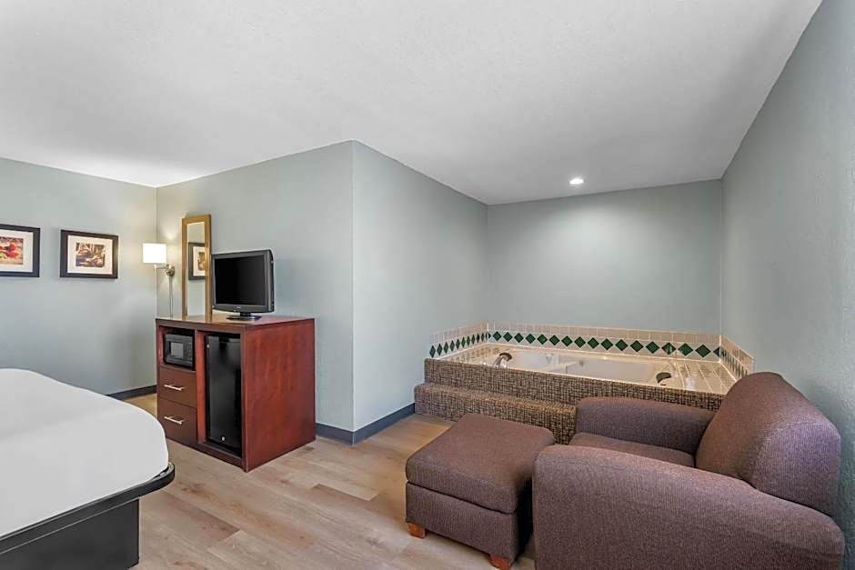 Quality Inn Waverly
