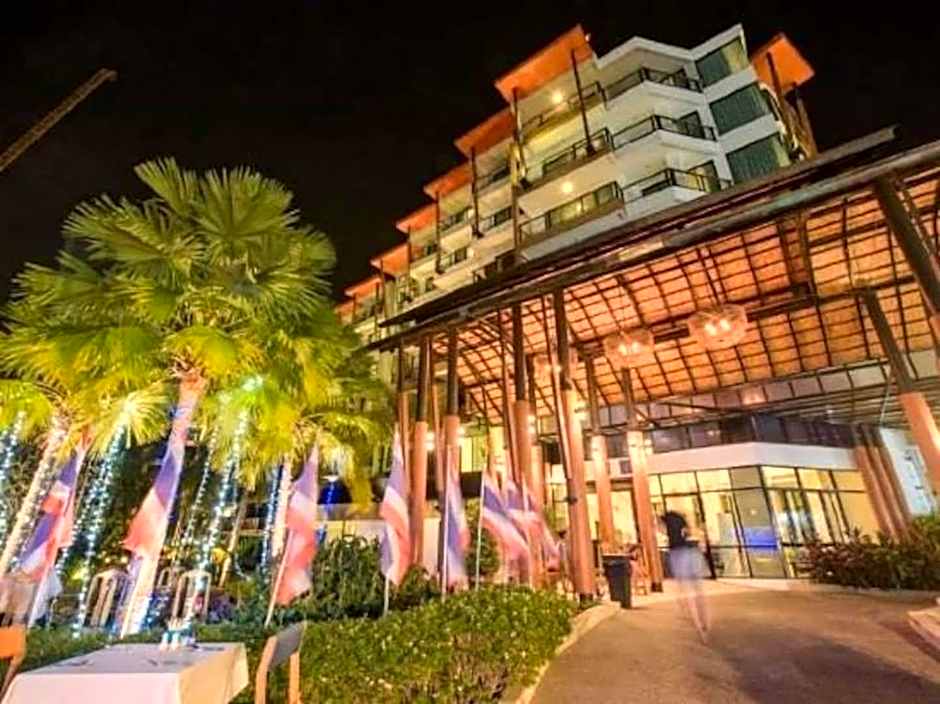 The Lunar Patong Hotel