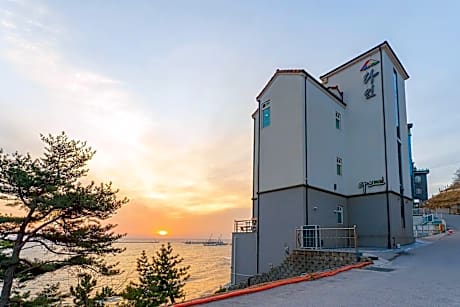 Samcheok Dain Spa Pension