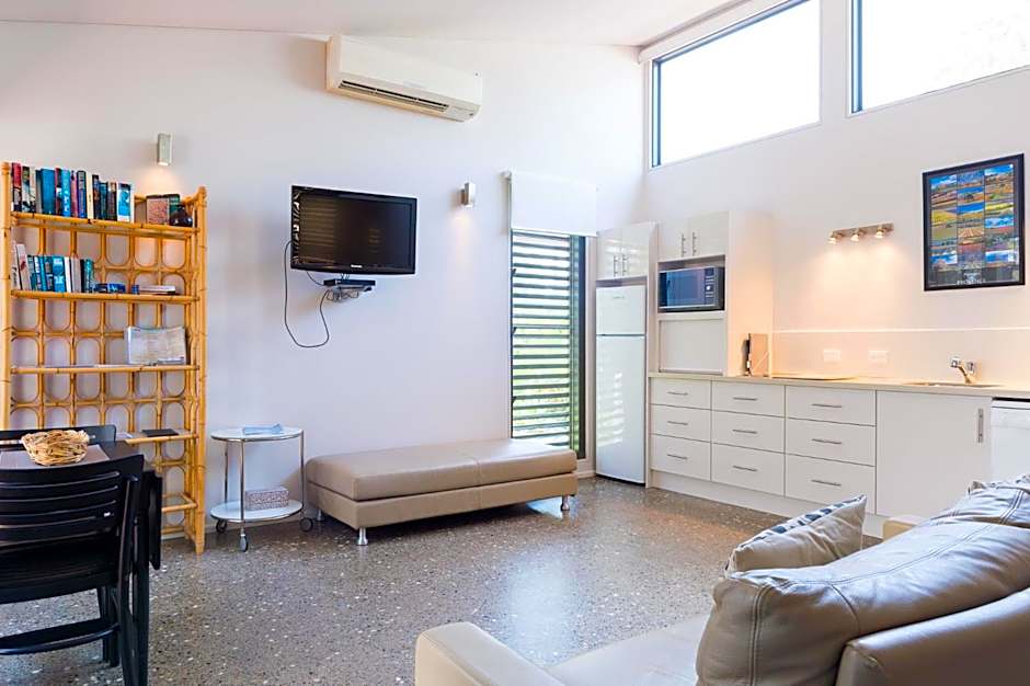 By the Beach B&B Self Contained Apartments