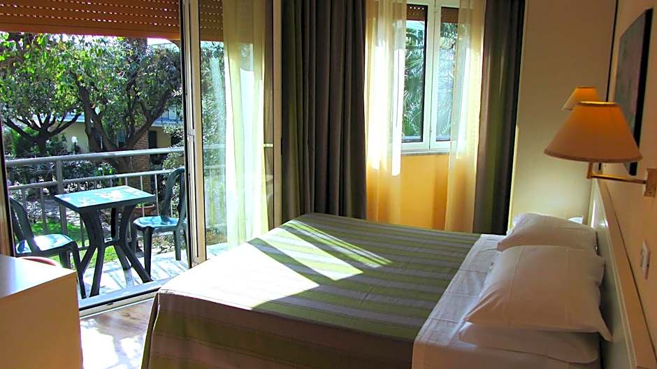 Hotel Ausonia