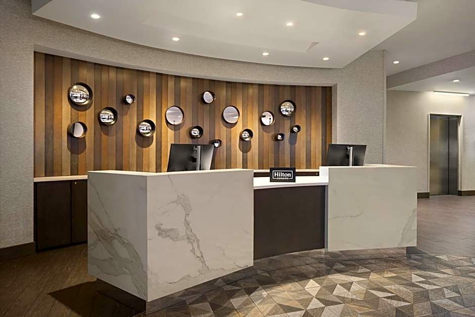 DoubleTree by Hilton Charleston Riverview