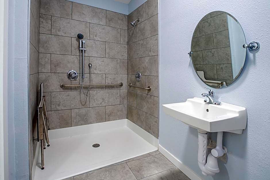 Salt Air Inn & Suites