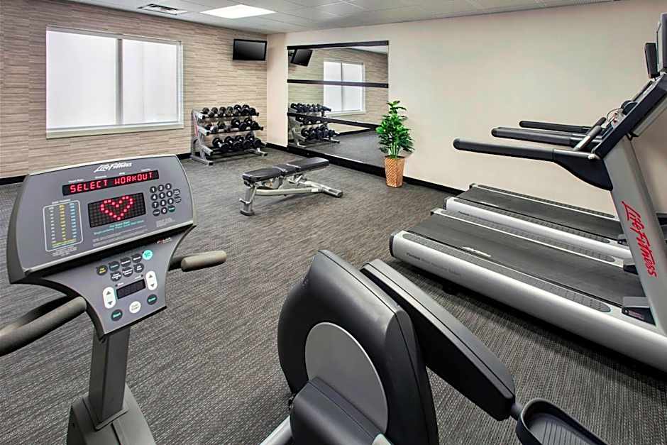 Courtyard by Marriott Newark Liberty International Airport
