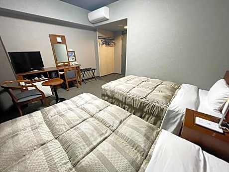 Twin Room - Non-Smoking