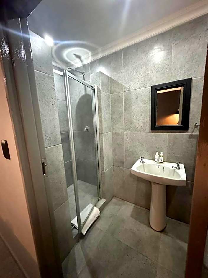 Shangri-La Country Hotel & Spa