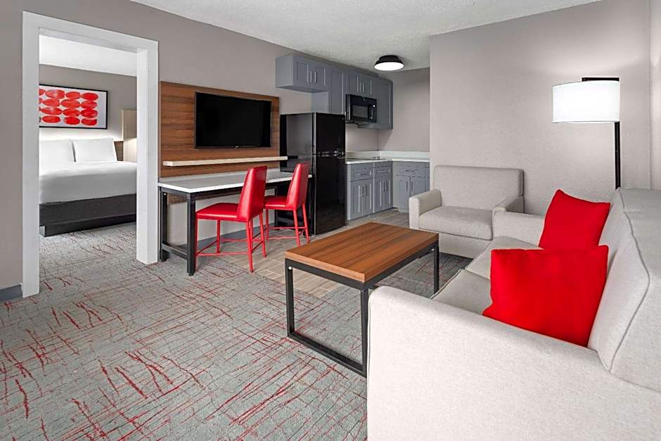 Hawthorn Extended Stay by Wyndham Columbia / Ft. Jackson