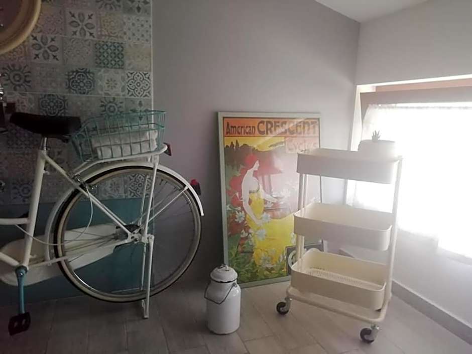 B&B Books & Bikes