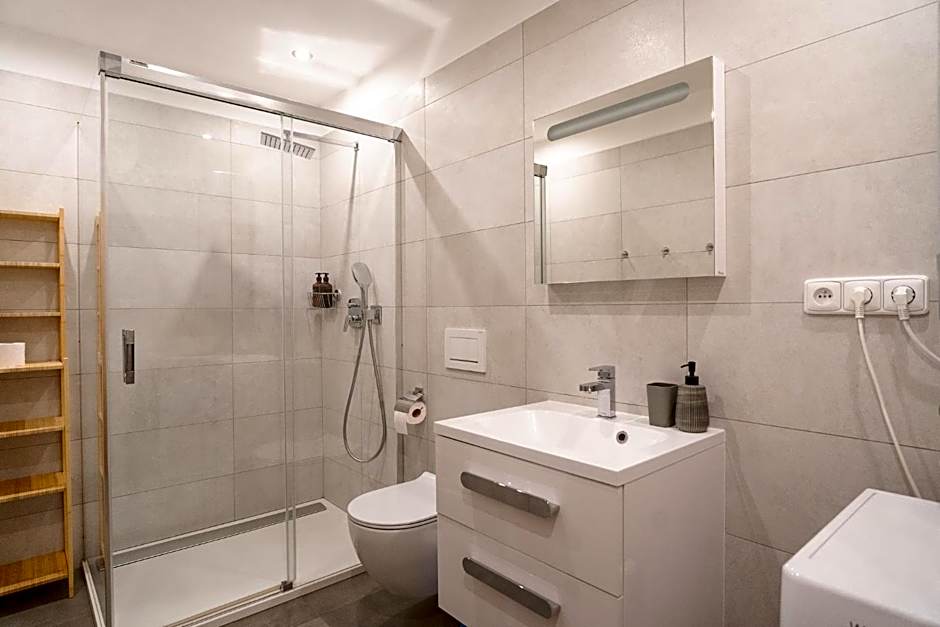 The Dante Villa Apartments