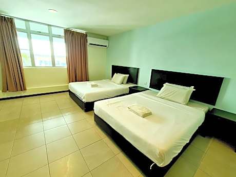 Deluxe Family Suite