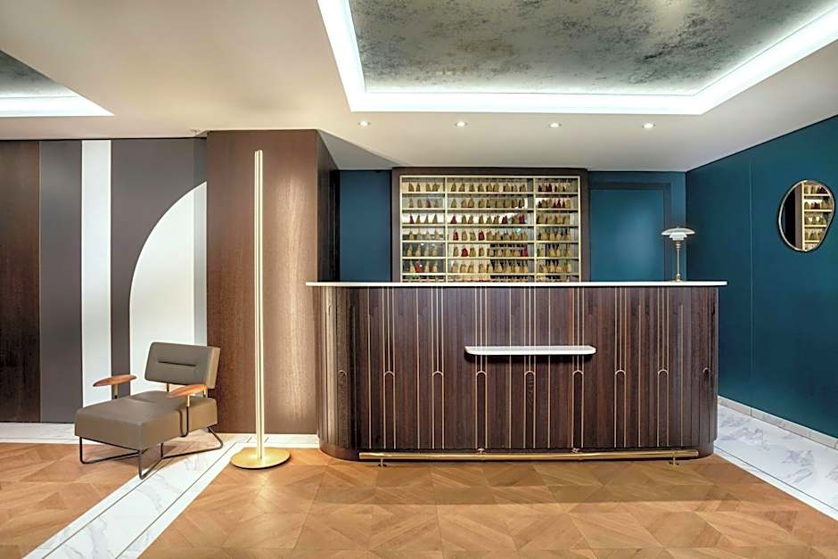 Neues Schloss Privat Hotel Zurich, Autograph Collection