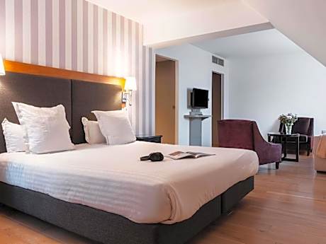 Privilege Room with One Double Bed and Sofa