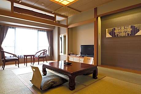 Japanese-Style Room with Shower Booth-Wings BLD - Non-Smoking - Buffet Breakfast + Buffet Dinner Included