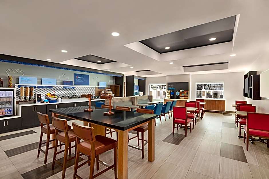 Holiday Inn Express Hotel & Suites Pembroke Pines Sheridan Street By IHG