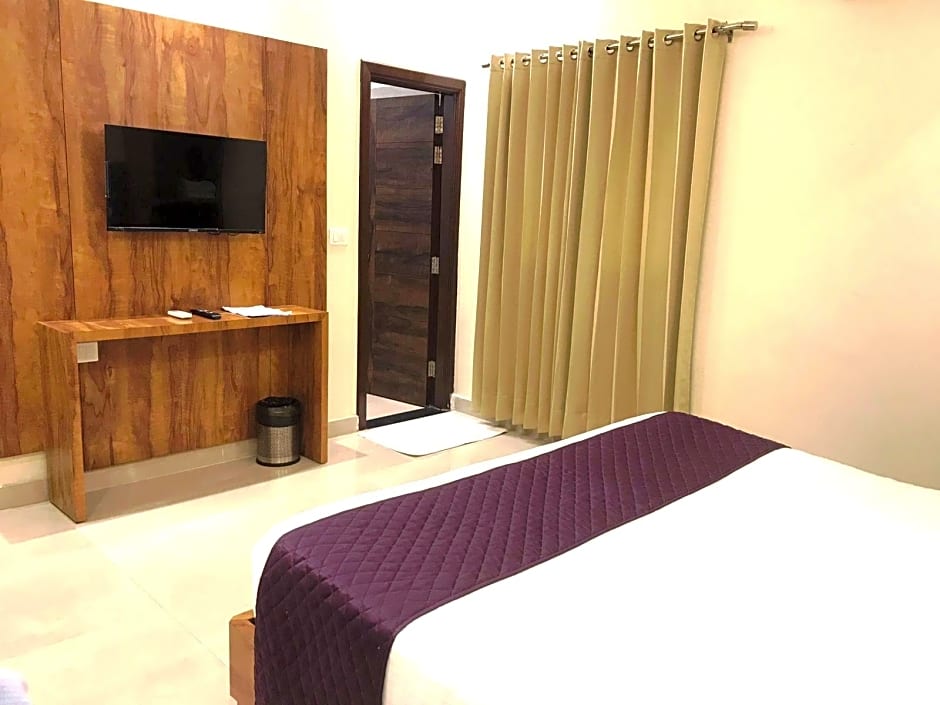 Hampton Hotel - 200 mt from Golden Temple 