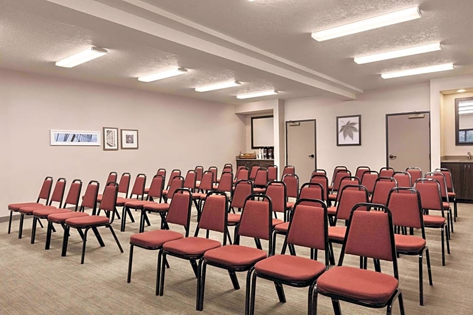 Country Inn & Suites by Radisson, Prineville, OR