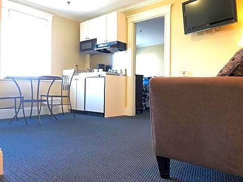 Winthrop Arms Hotel Restaurant Logan Airport