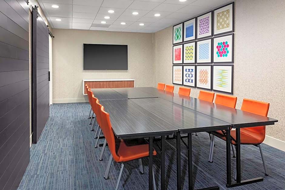 Holiday Inn Express And Suites Wilmington West - Medical Park By IHG