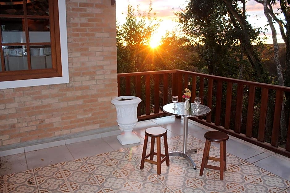 Photo 1 of 21 of Suite com terraço