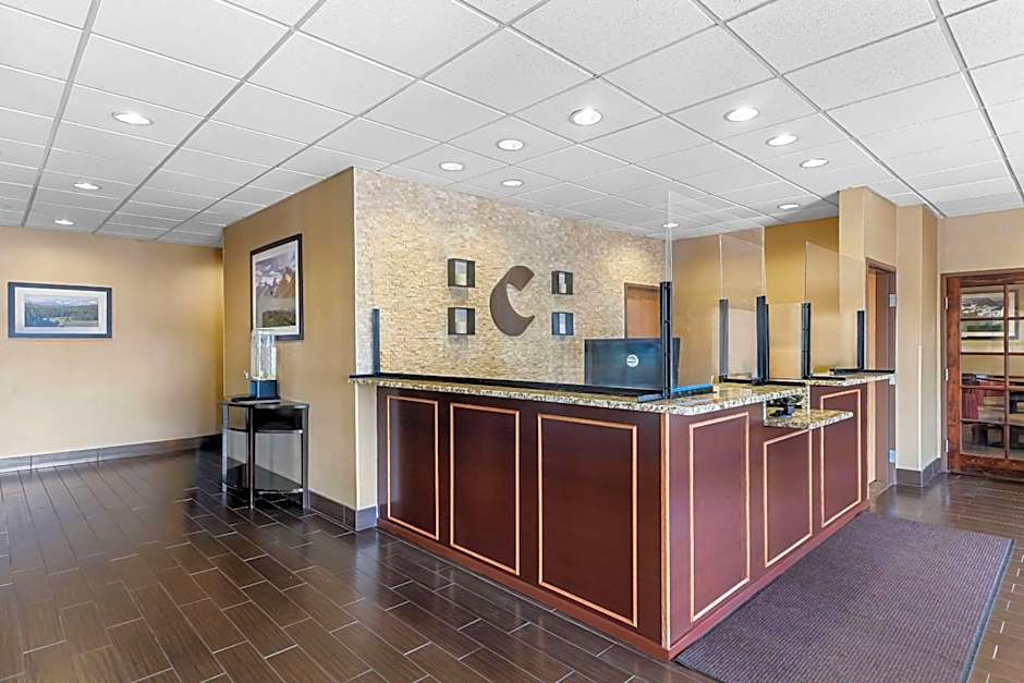 Comfort Inn & Suites Near University of Wyoming