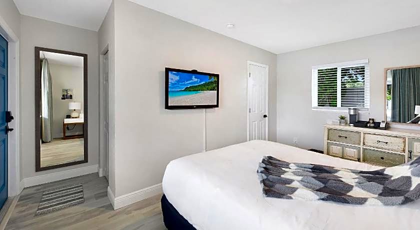 Palm Cove Motel