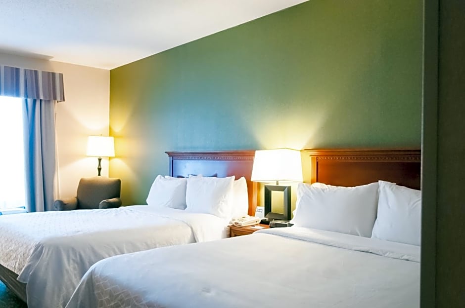 Holiday Inn Express Hotel & Suites Hagerstown, an IHG Hotel