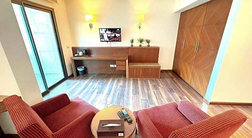 King Suites Hotel