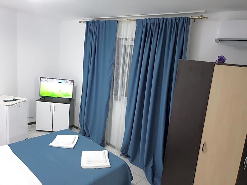 Photo 1 of 1 of Double Room with Private Bathroom