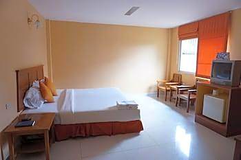 Sri Chumphon Hotel
