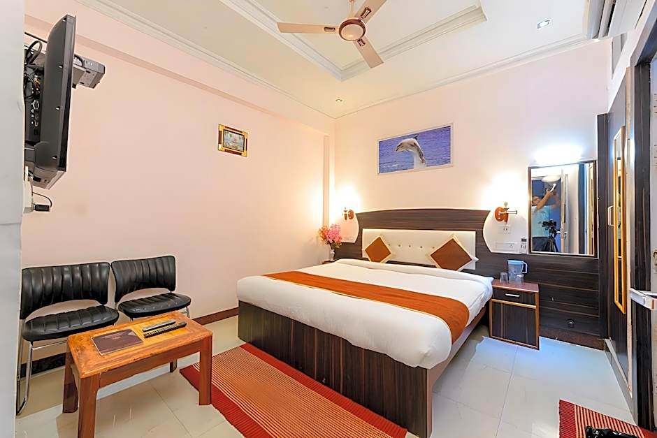 OYO 5539 Merit Hotel                                                                        