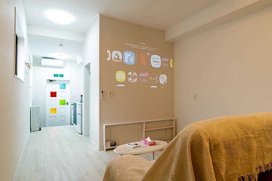 Maximum of 18 people can be rented in one building 3 minutes walk to Tomari Port 10 minutes drive to the airport No parking lot 30 seconds walk from paid parking lot warayunso port city May