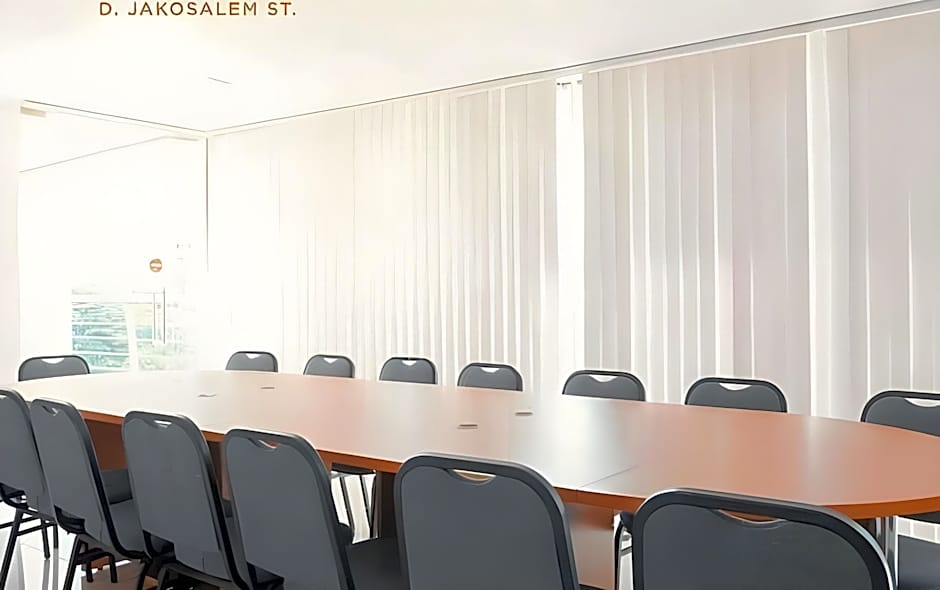 Travelbee Business Inn