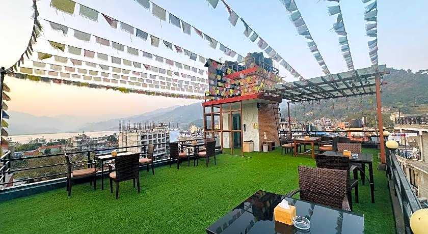 Hotel Middle Path & Spa