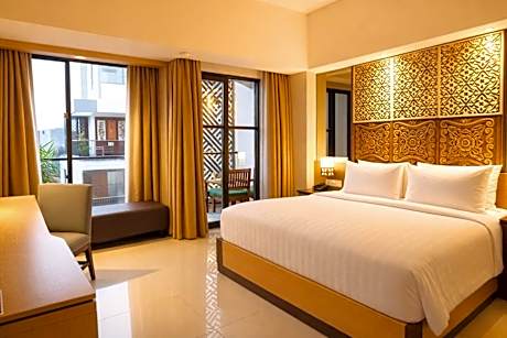 Family Suite with Balinese Culture and Beach Club Experience