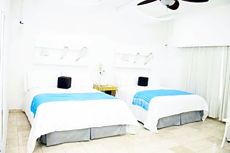 Quadruple Room with 1 Double and 2 Twin Beds - Non-Smoking