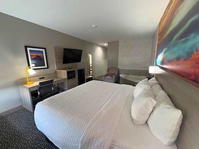 La Quinta Inn & Suites by Wyndham Oklahoma City - Moore