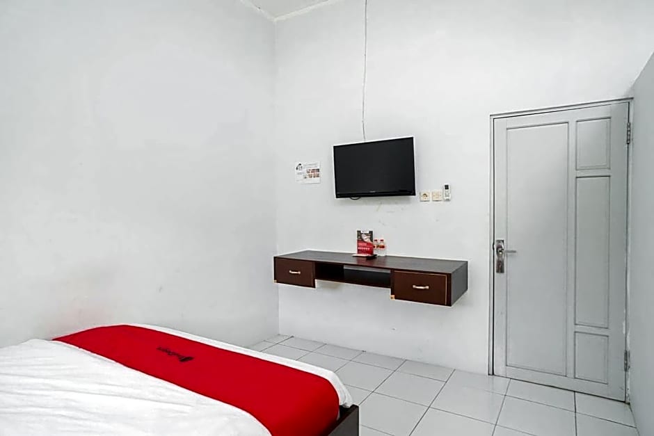 RedDoorz near Universitas Palangkaraya 2