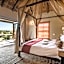 Hlosi Game Lodge - Amakhala Game Reserve
