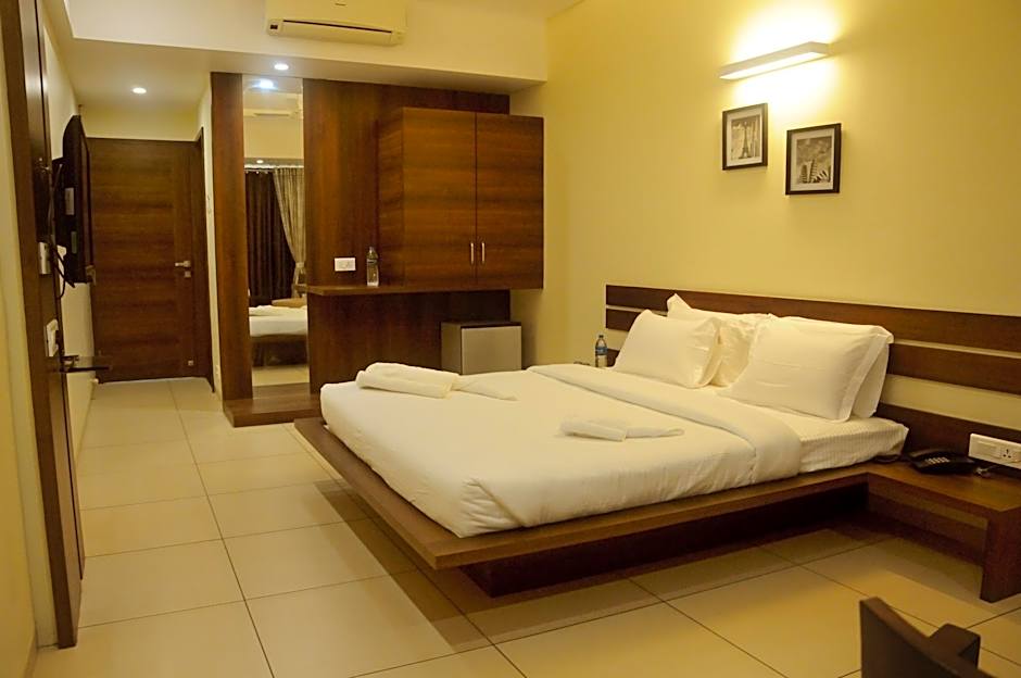 Hotel 3 Leaves