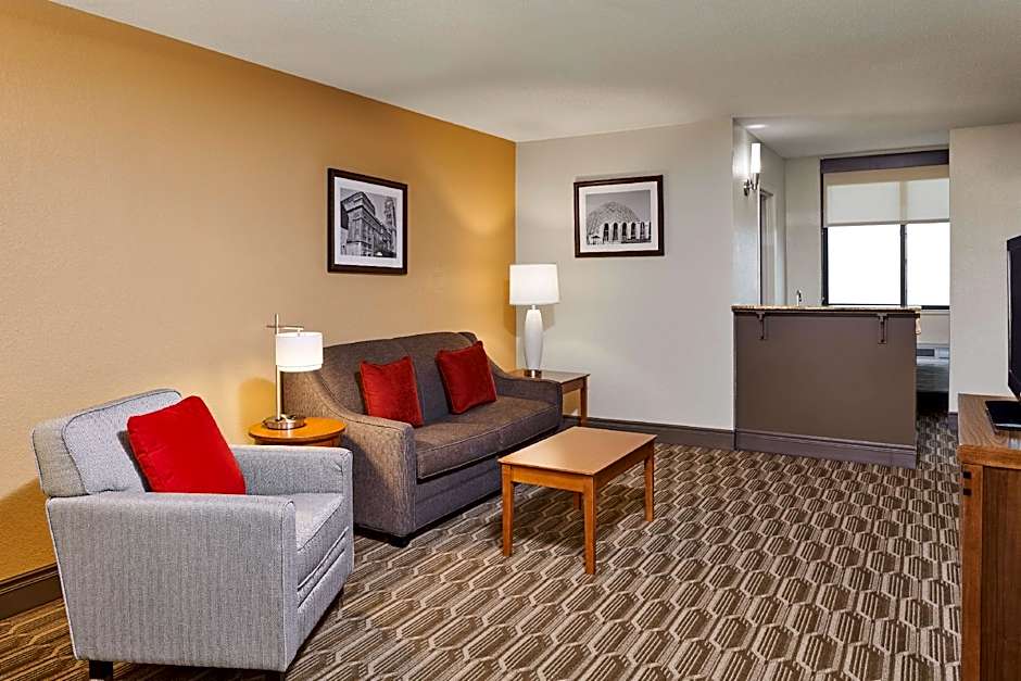 Best Western Plus Milwaukee Airport Hotel & Conference Center