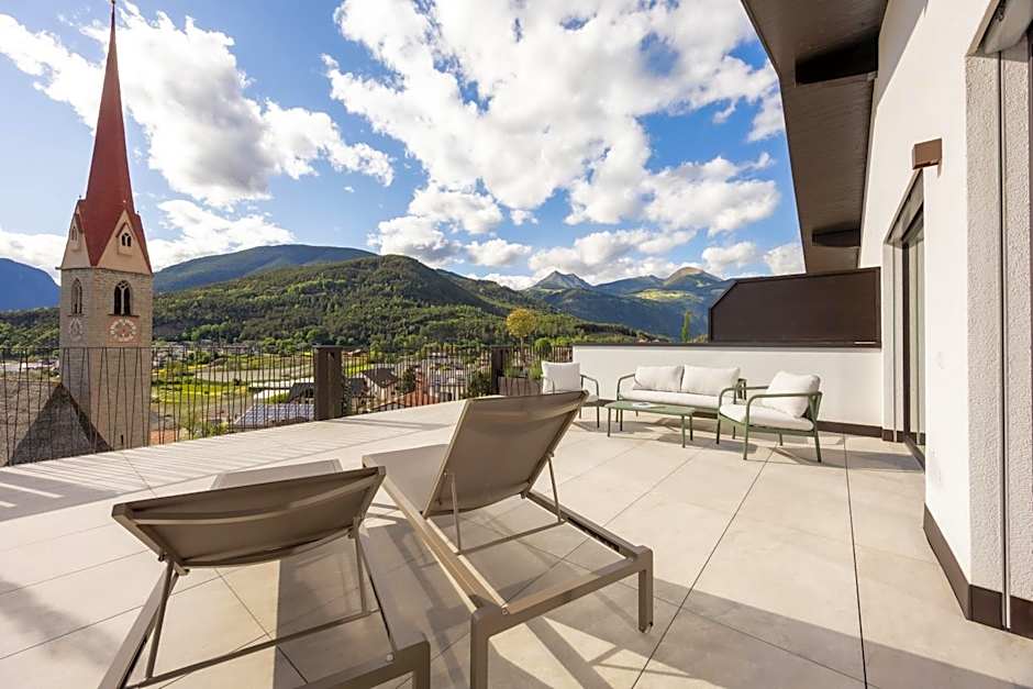 Laurena Aparthotel near Brixen